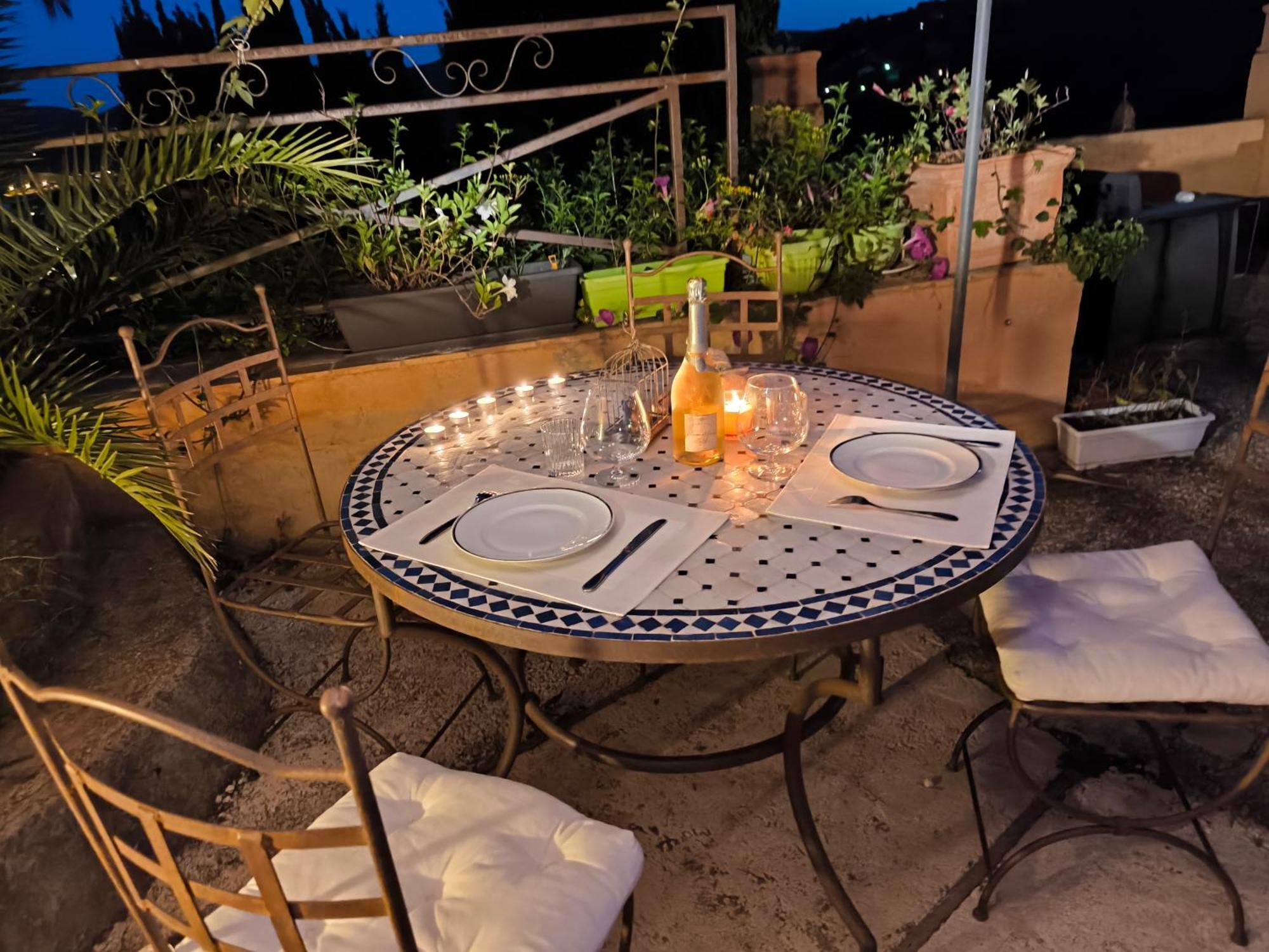 Love-Room Discret 40 M2 Bormes Les Mimosas Village Avec Terrasse ภายนอก รูปภาพ