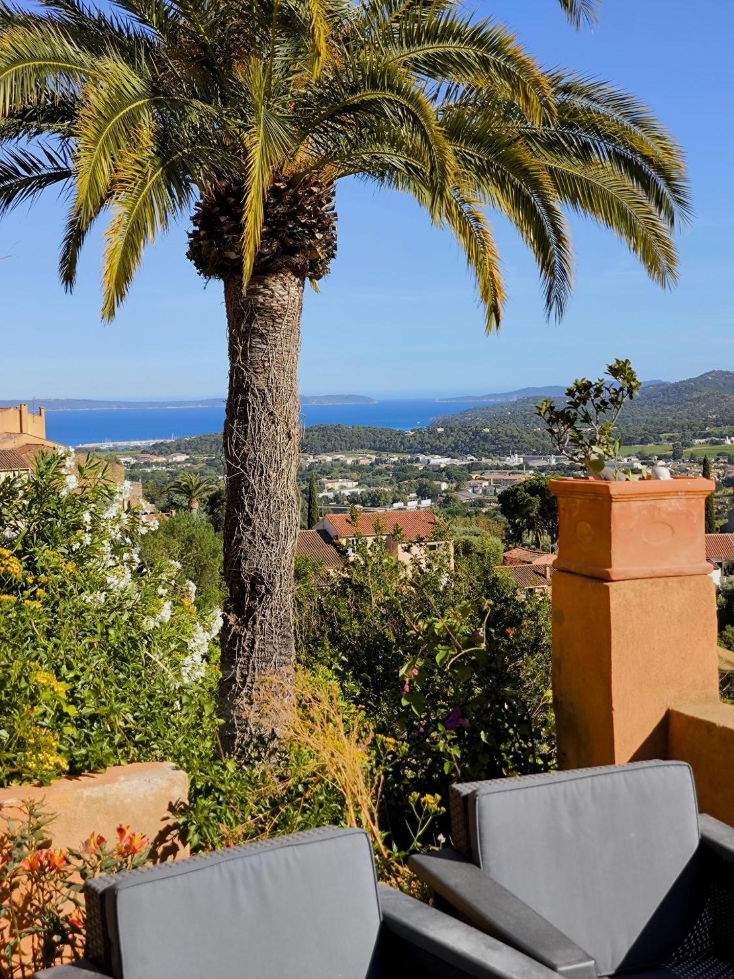 Love-Room Discret 40 M2 Bormes Les Mimosas Village Avec Terrasse ภายนอก รูปภาพ