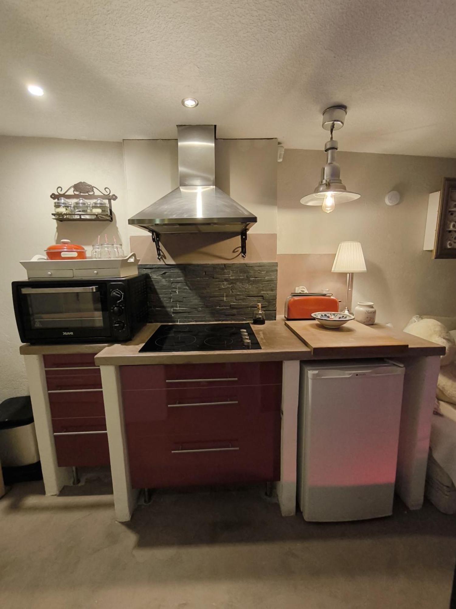 Love-Room Discret 40 M2 Bormes Les Mimosas Village Avec Terrasse ภายนอก รูปภาพ